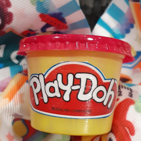 Boutique style bow. Multicolor play doh theme - Picture 2 of 5